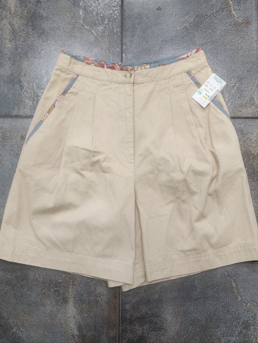 Vintage 90s Cambridge Country Store Women's 10 Pleated Floral Khaki Shorts NWT